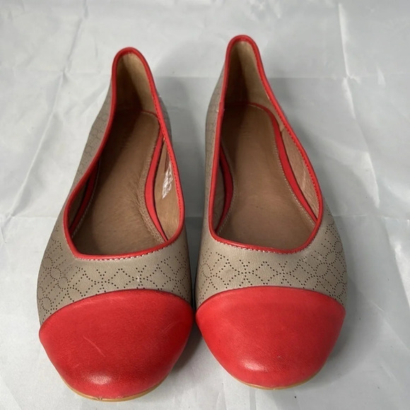 FOSSIL 2 Tone Leather Ballet Flats Coral Red Taupe  Grey Cap Toe Perforated 9 - Picture 8 of 11